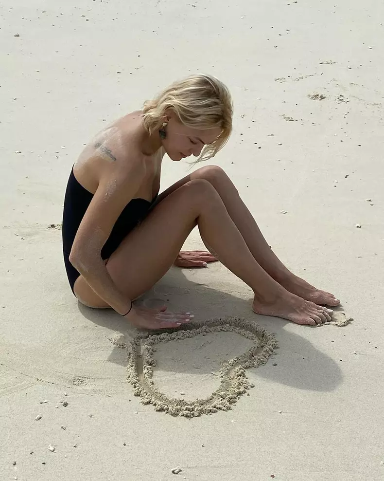 Lavinia Petrea, imagini rare în costum de baie (2)