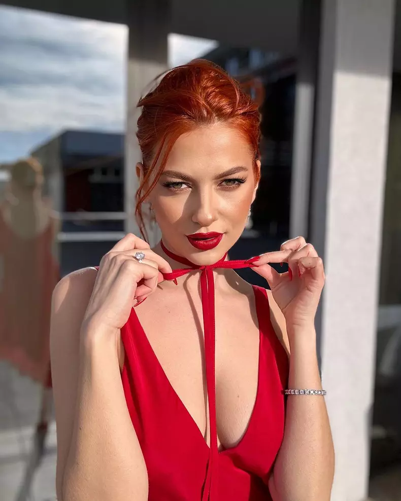 Lidia Buble, dupa ce si-a vopsit parul roscat (2)