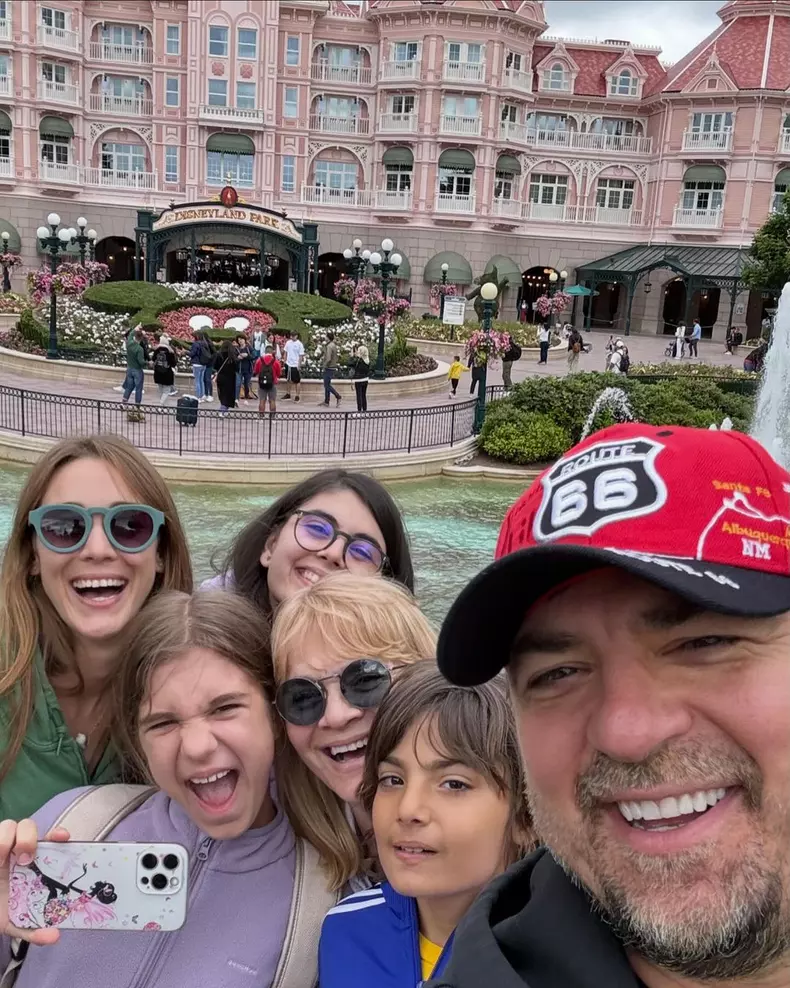 horia-brenciu-disneyland-1