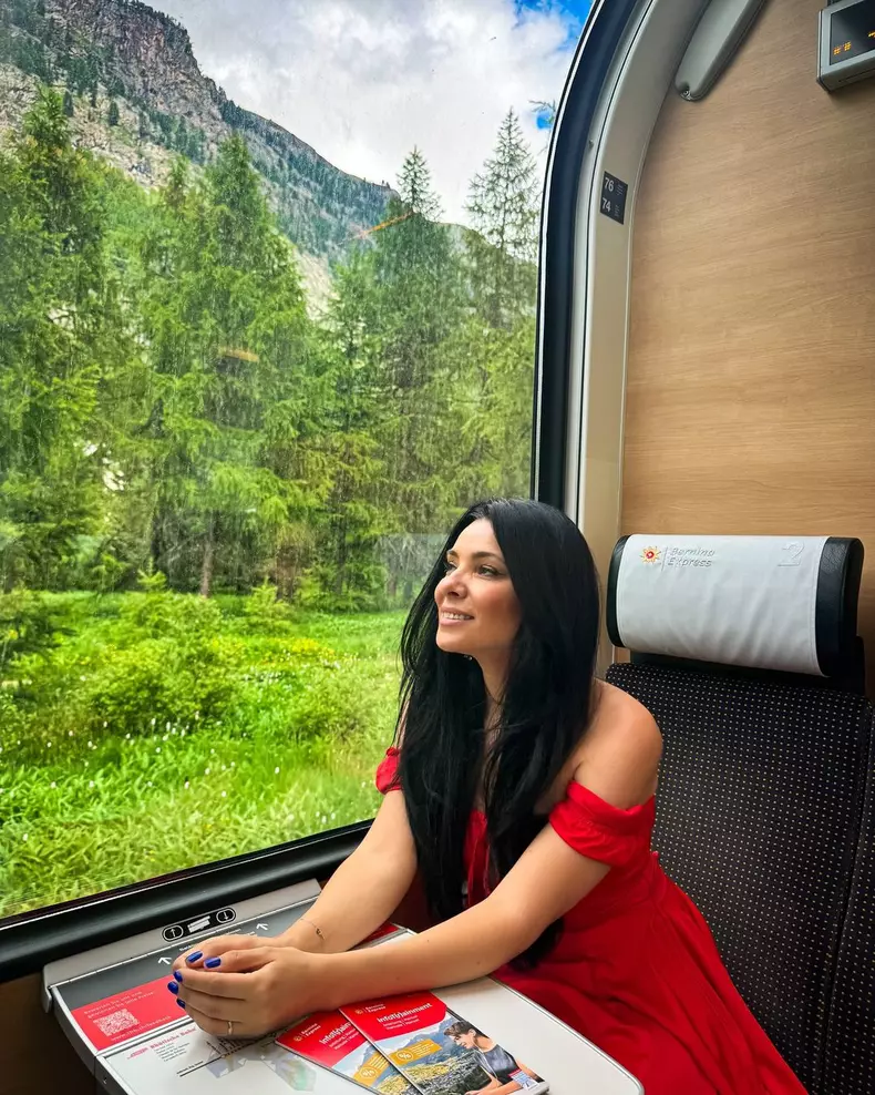 Corina Caragea a mers cu trenul prin Alpii Elvețieni  (1)
