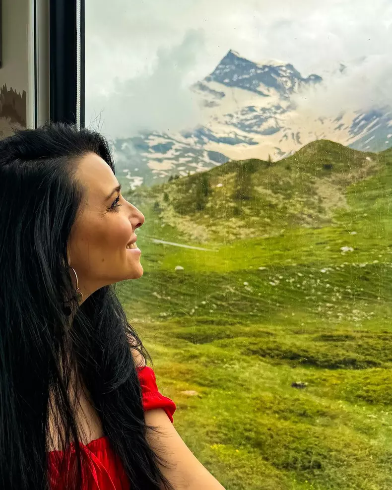 Corina Caragea a mers cu trenul prin Alpii Elvețieni  (8)