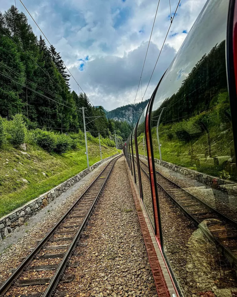 Corina Caragea a mers cu trenul prin Alpii Elvețieni  (9)