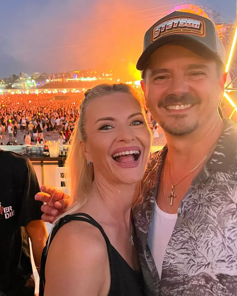 neversea-elwira-petre-4