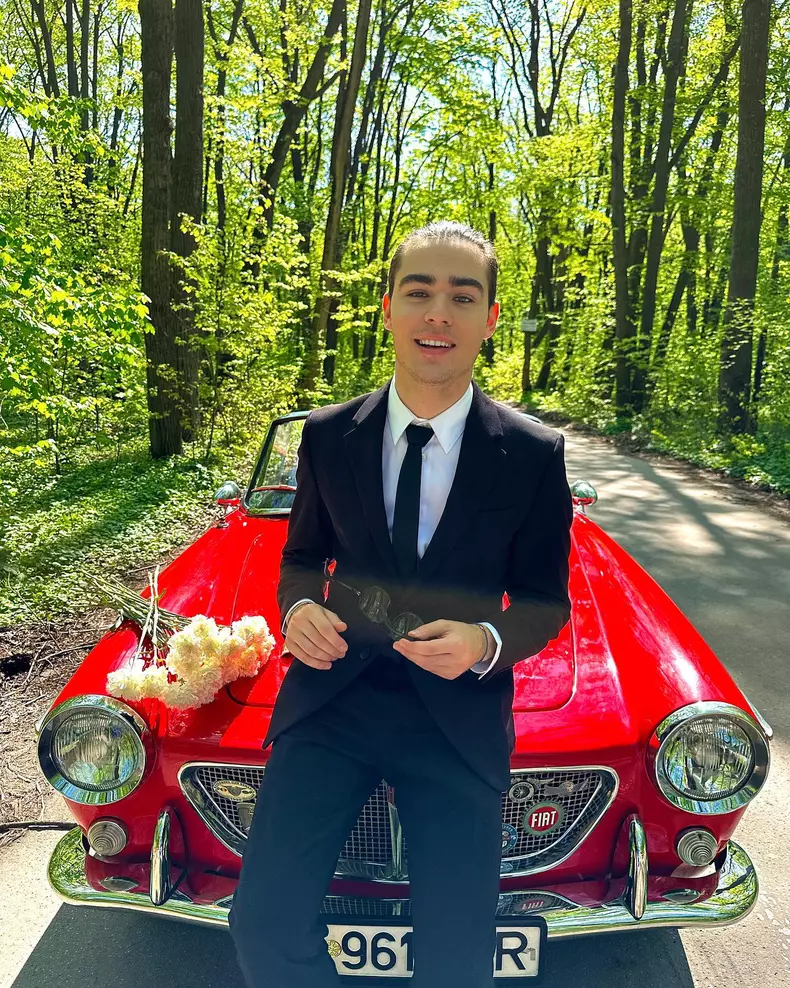 Radu Ștefan Bănică și-a găsit mașina vandalizată  (5)