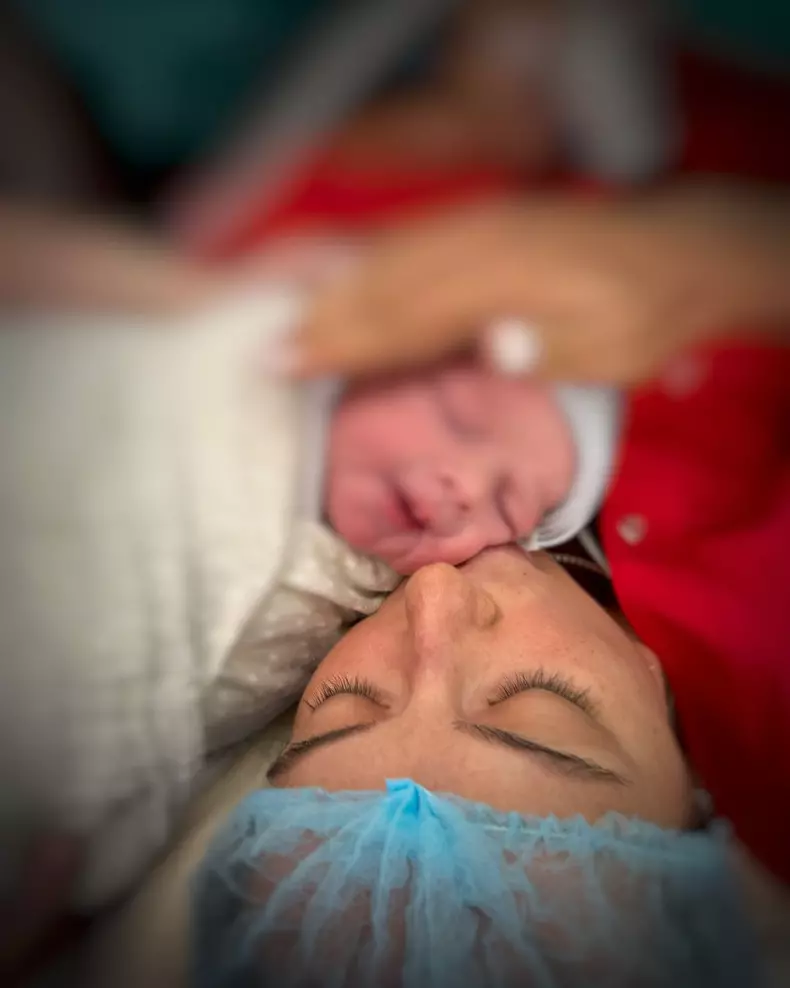 Vlăduța Lupău a născut pentru a doua oară  (8)