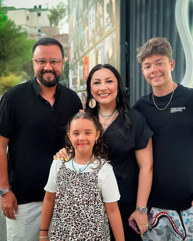 Andra, imagine emoționantă cu familia ei  (6)