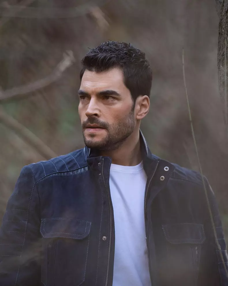 Akın Akınözü (2)