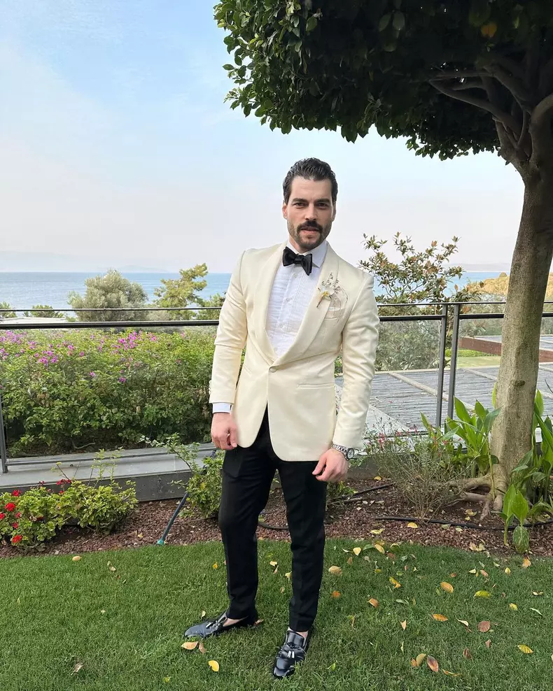 Akın Akınözü (3)