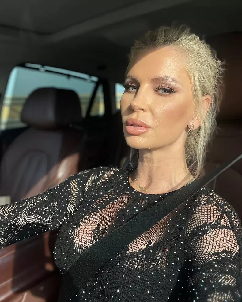 Andreea Bănică, o apariție provocatoare  (8)