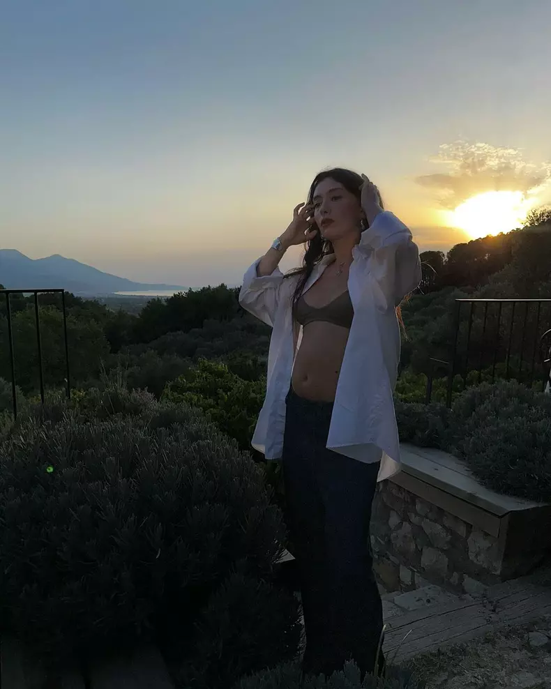 Cum arată Neslihan Atagül, însărcinată pentru prima dată  (8)
