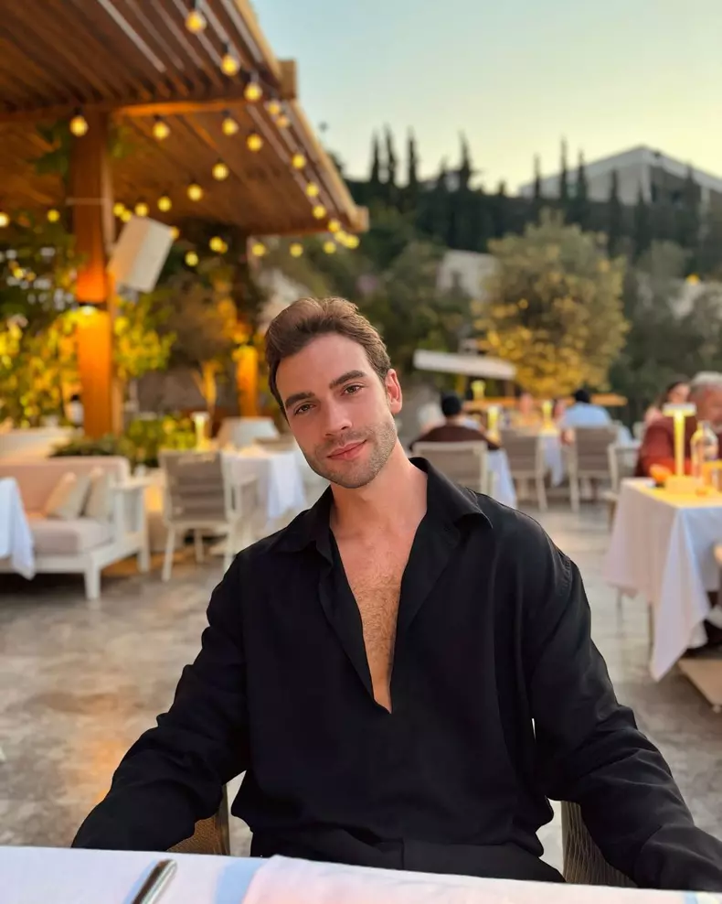 Ozge Yagiz și Burak Berkay Akgul, relație amoroasă în viața reală (5)