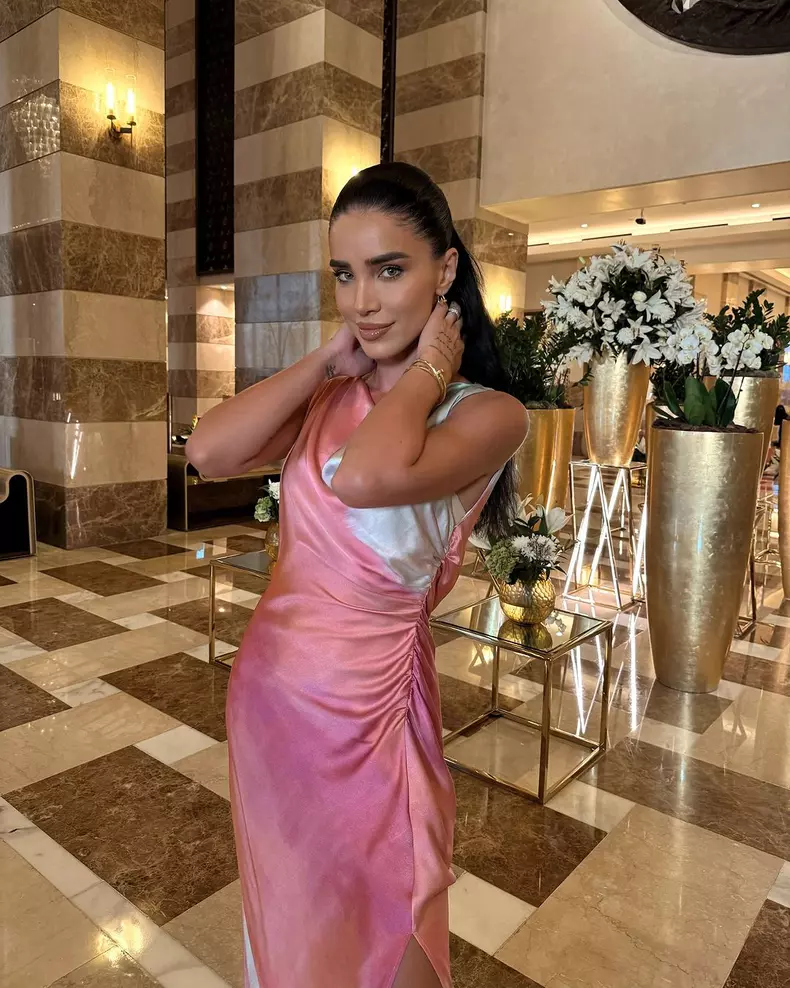 adelina 5