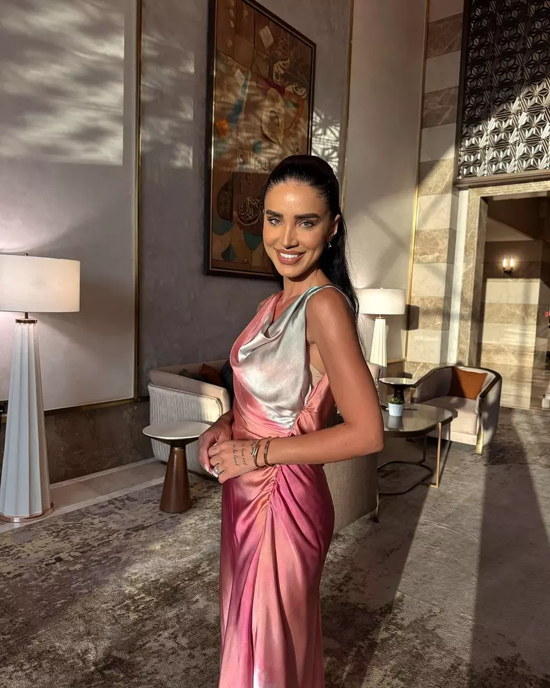 adelina 9