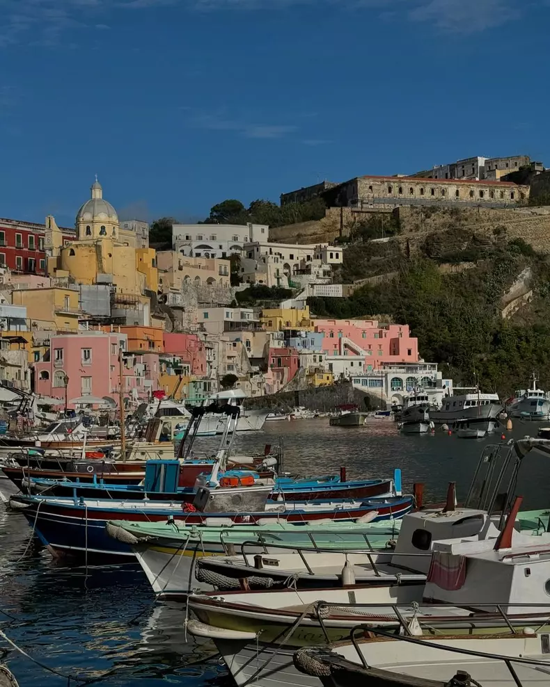 Delia, imagini din vacanța în Procida, Italia  (6)