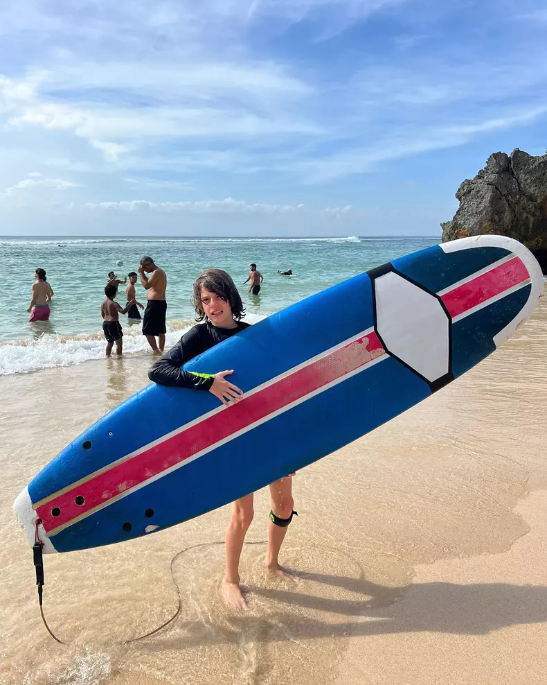 Iancu, baiatul lui Nicolai Tand a invatat sa faca surf (3)