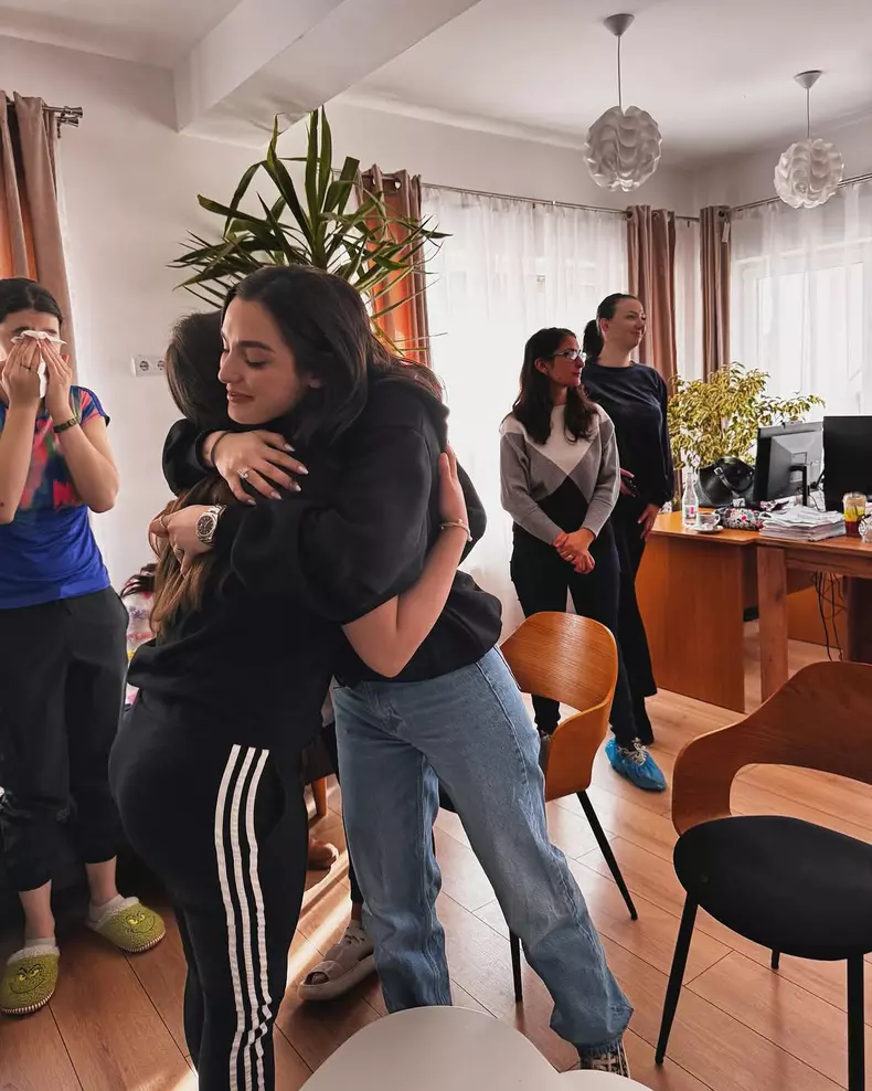 Alexia Eram la Hope and homes for children (7)