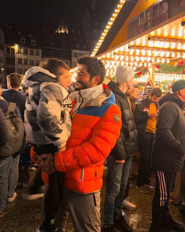 Burak Özçivit vacanta 40 de ani (1)