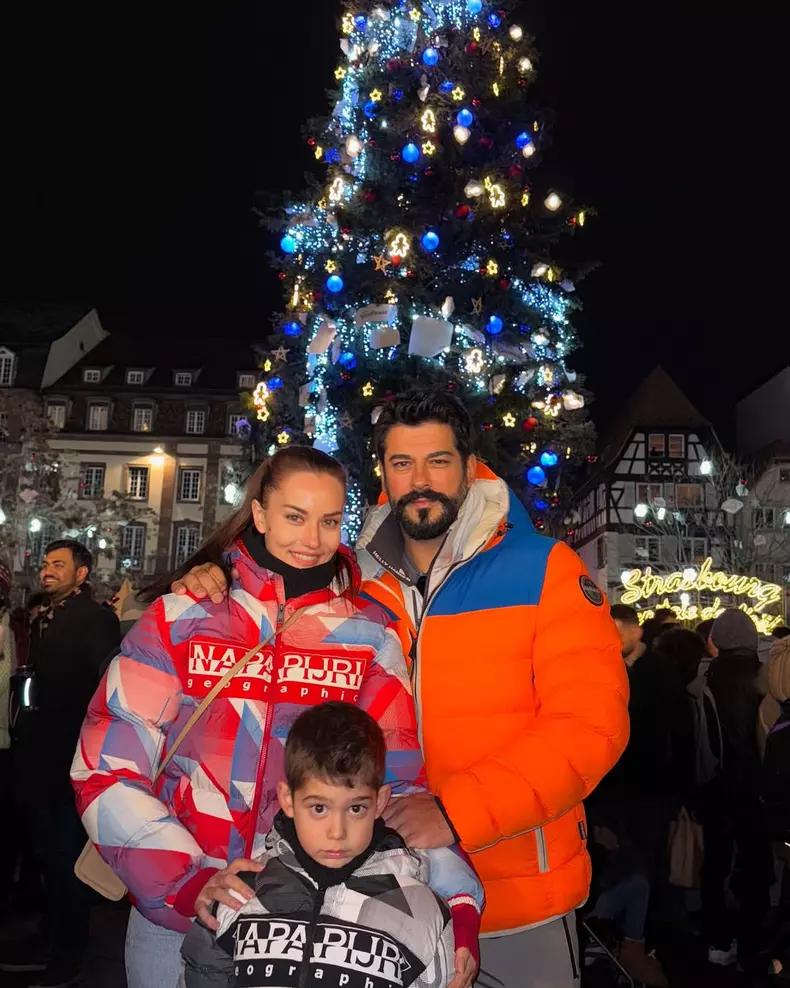 Burak Özçivit vacanta 40 de ani (22)