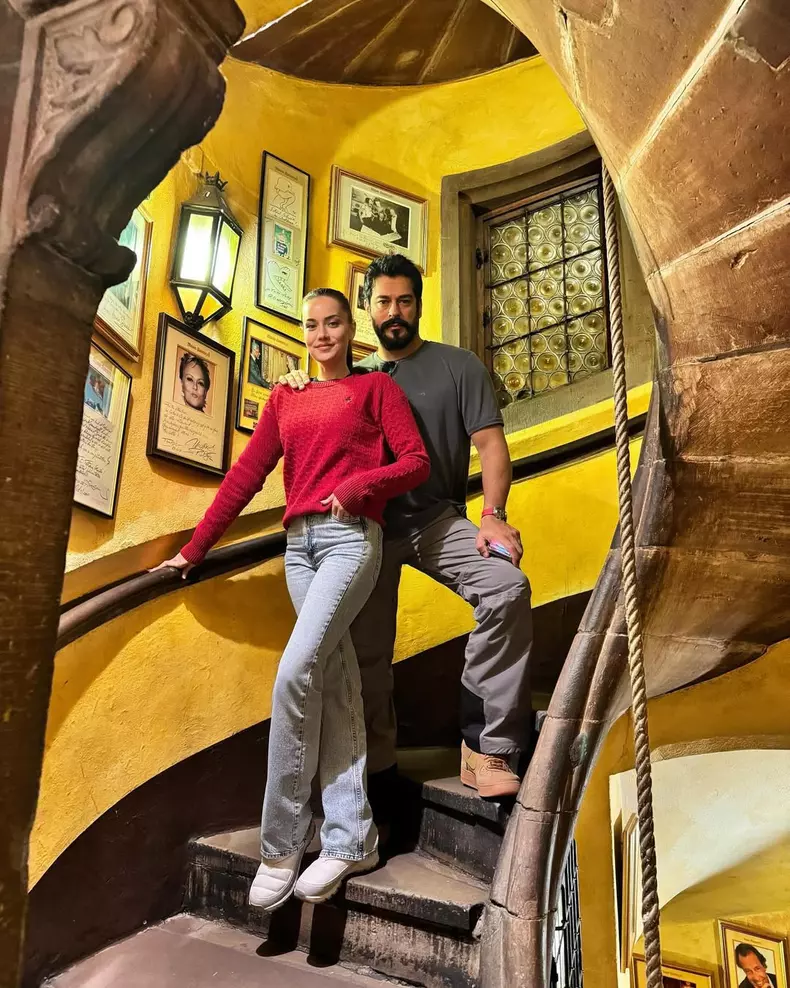 Burak Özçivit vacanta 40 de ani (3)