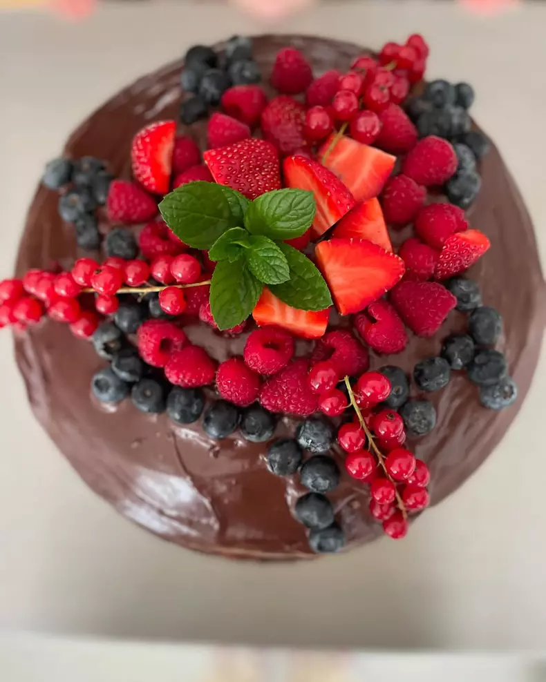 Elwira Petre a dezvăluit rețeta ei specială de tort. Soția lui Mihai Petre (4)