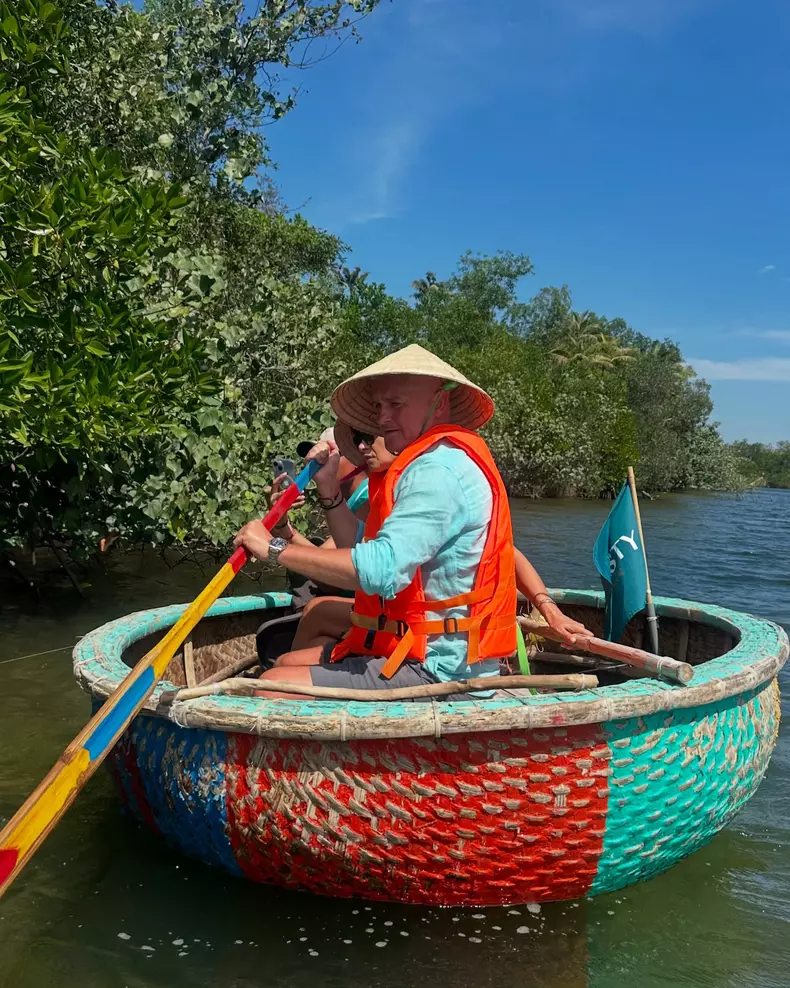 Virgil-Iantu-vacanta-Vietnam-3