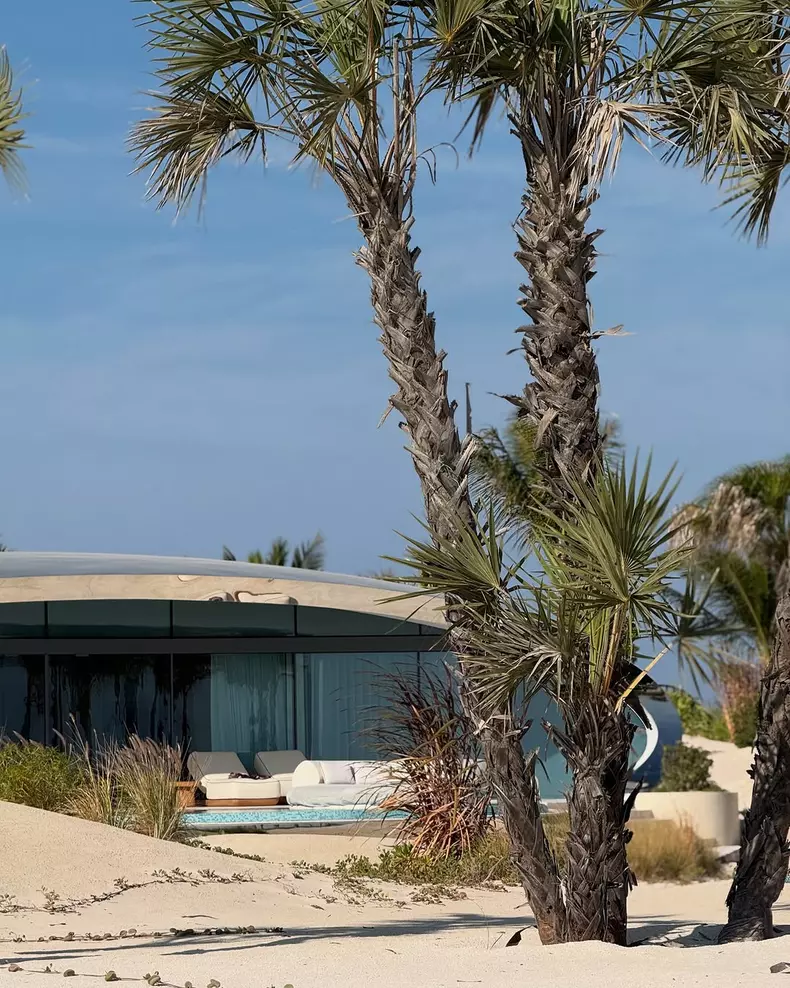 Vlăduța Lupău, imagini în costum de baie din Arabia Saudită  (8)