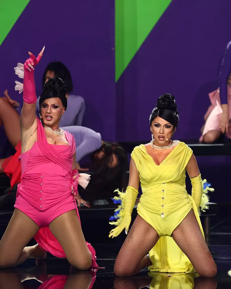 Doinita-oancea-marian-transformati-in-Cardi-B-Megan-Thee Stallion-te-cunosc-de-undeva-2025 (3)