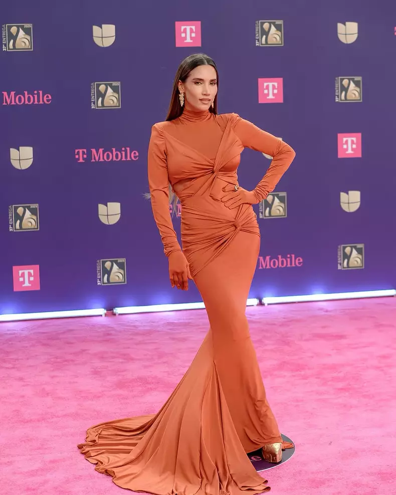 India Martinez pe covorul roz de la Premiile Lo Nuestro 2025