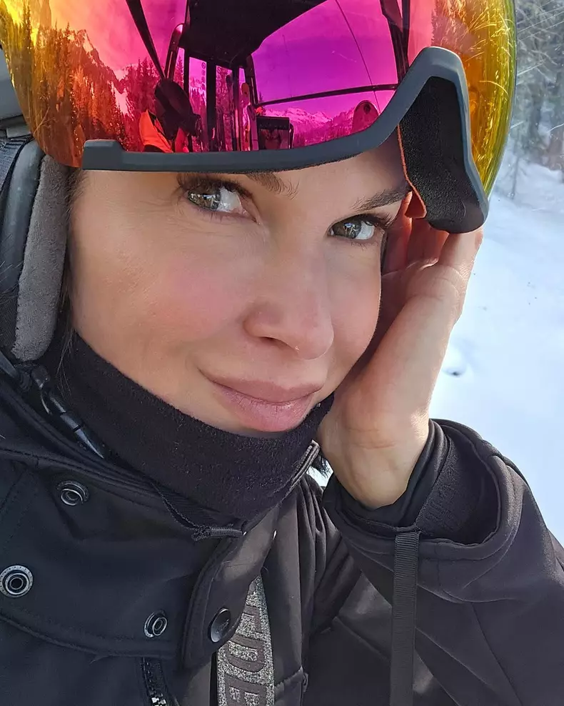 Monica Bîrlădeanu și soțul ei, un altfel de vacanță la munte (6)
