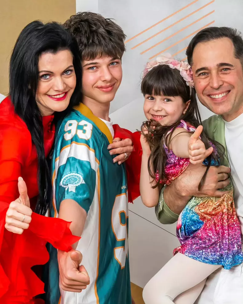 Cu-cine-au-rămas-copiii-Deei-Maxer-cât-timp-ea-este-plecată-la-„Tempting-Fortune-România” (2)
