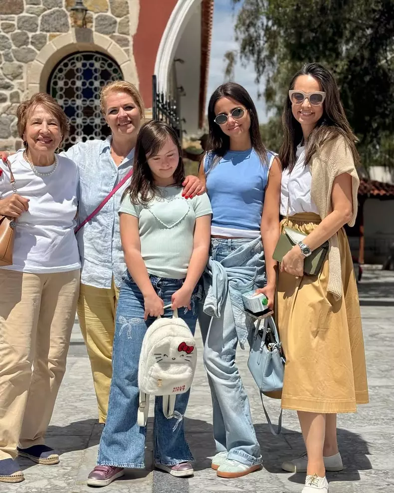 Andreea Raicu, vacanță cu mama în Grecia  (3)
