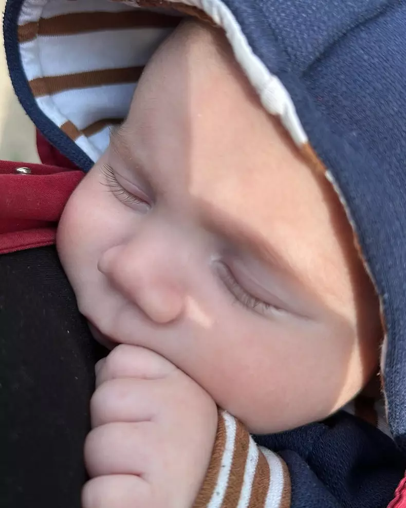 cristina-cioran-prima-aparitie-cu-bebelusul-max-la-tv (8)