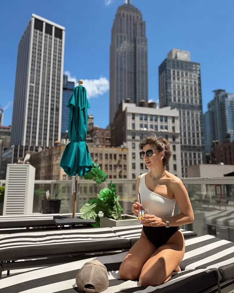 simona-taranu-piscina-vacanta-new-york (2)