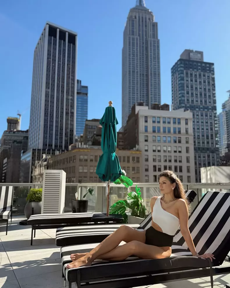 simona-taranu-piscina-vacanta-new-york (5)