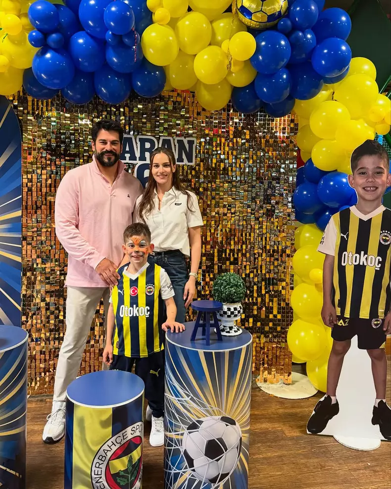 Fahriye-Evcen-Burak-Özçivit-poze-2025 (11)