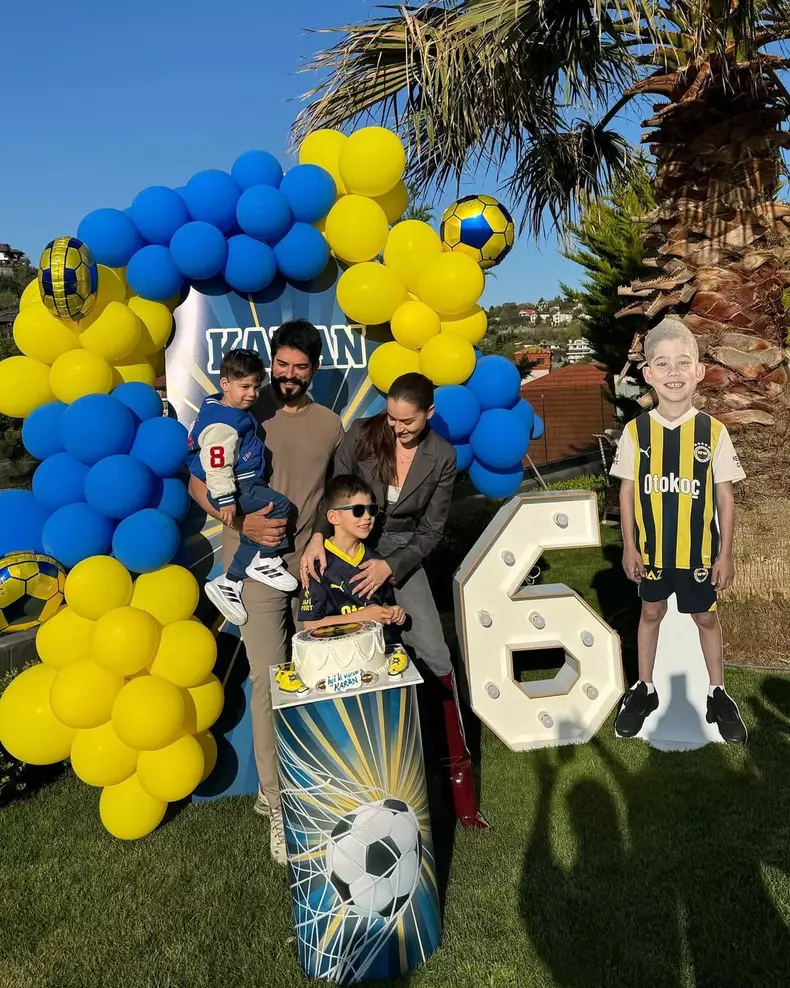 Fahriye-Evcen-Burak-Özçivit-poze-2025 (14)