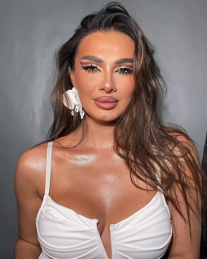 Imagini cu Andreea Crăciun de la Insula iubirii 2025 și fiica ei  (7)