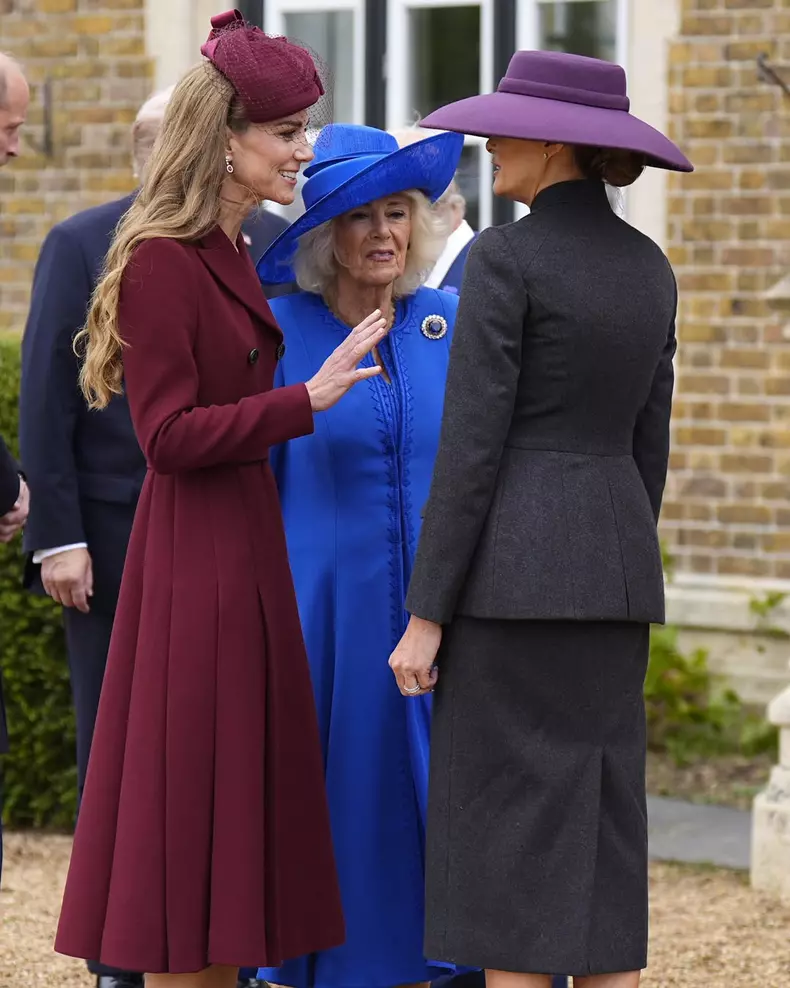 Kate-Middleton-și-Prințul-William-l-au-întâmpinat-oficial-pe-Donald-și-Melania-Trump-la-Windsor-Castle (10)