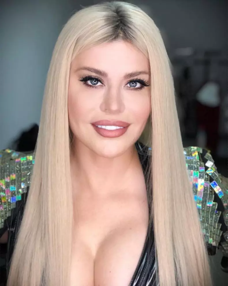 Loredana-Groza-apariție-provocatoare-Cum-s-a-pozat-vedeta-FOTO-4