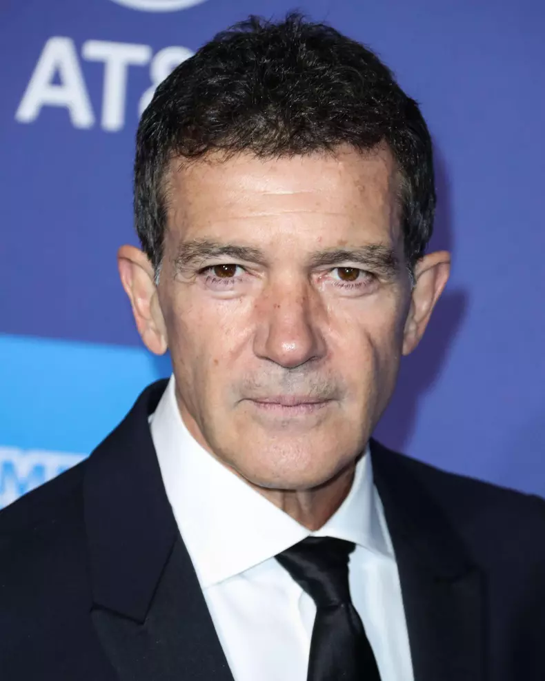 Antonio Banderas are coronavirus
