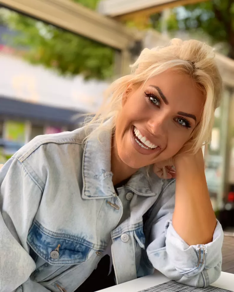 Amna eliminată Survivor (3)