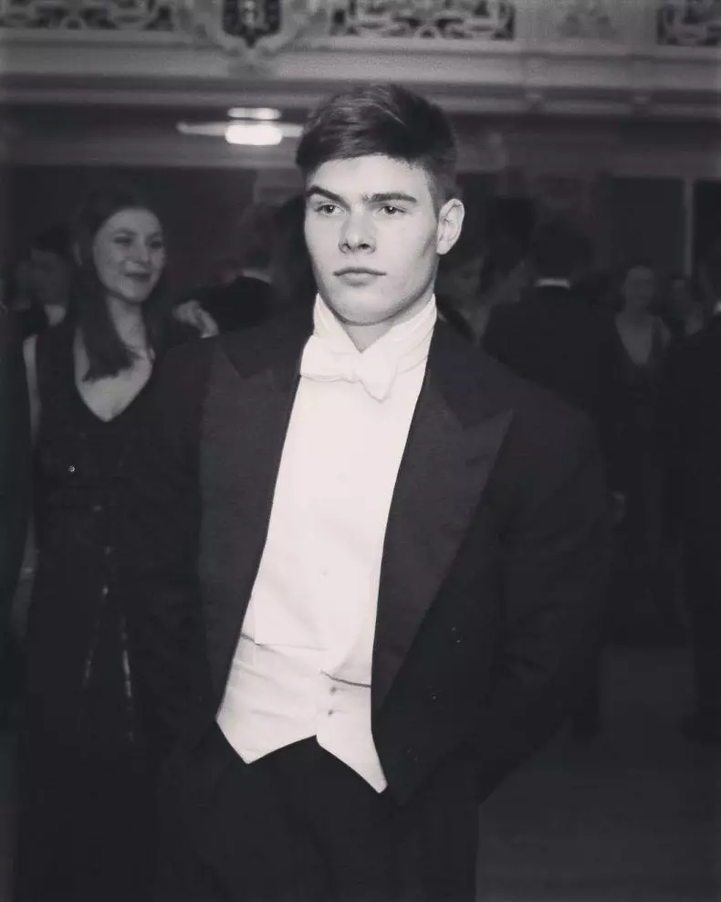 Cum-arată-nepotul-Reginei-Elisabeta3