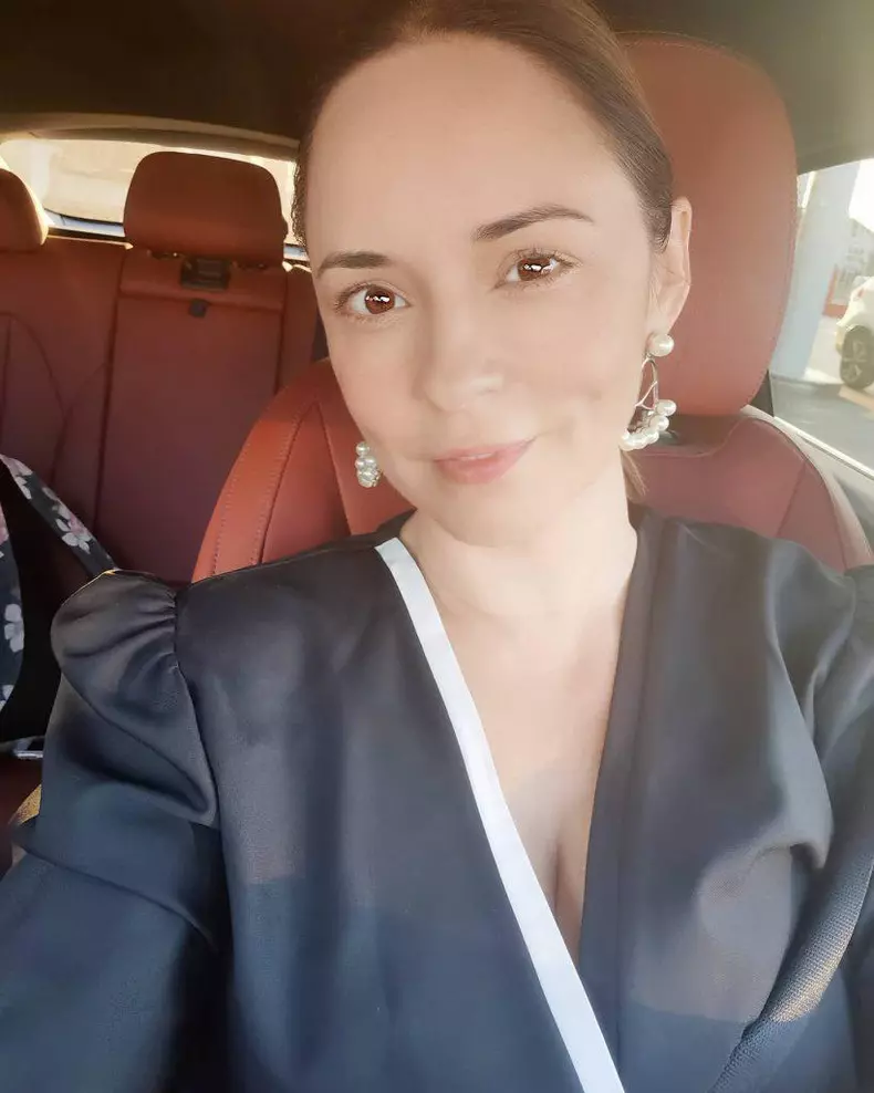 Andreea-MArin-in-masina-819x1024-1