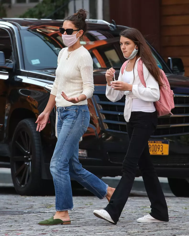 Katie Holmes Takes Her Daughter Suri Cruise for Ice Cream in Downtown Manhattan