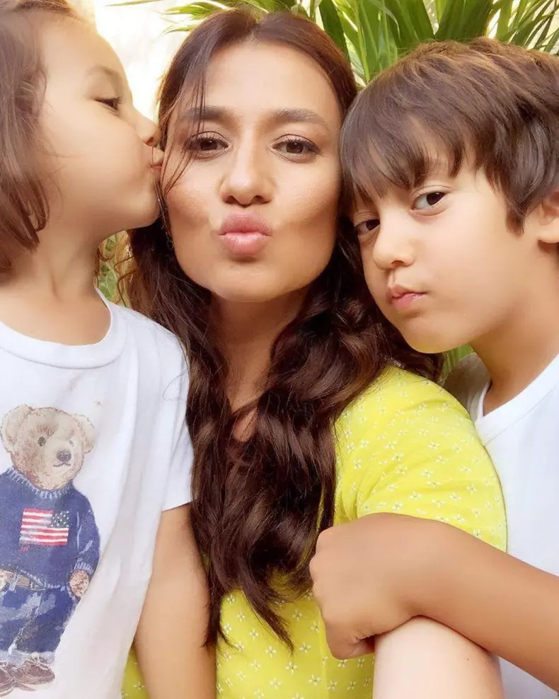 Claudia-Pătrășcanu-și-fiii-ei-3-819x1024