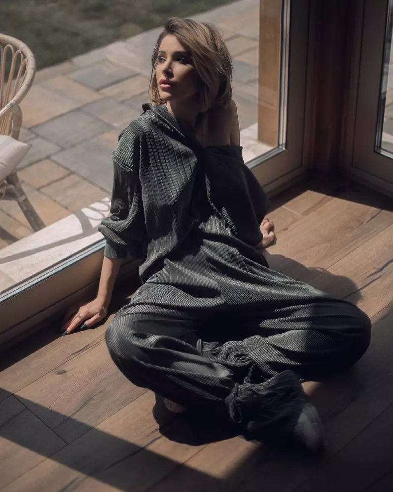 Deea-Codrea-insarcinata