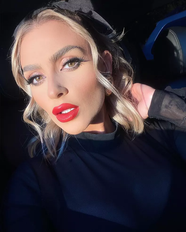 oana-radu-arata-mai-bine-ca-niciodata-cate-kilograme-a-slabit-3