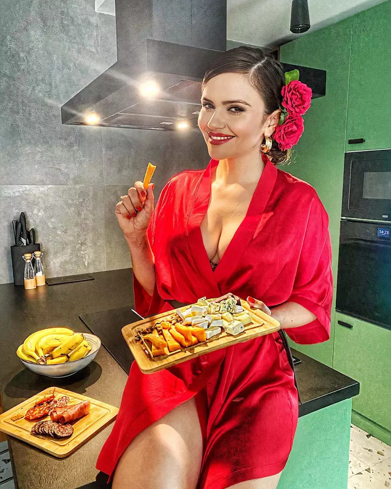 scandal-de-proportii-intre-cristina-siscanu-si-elena-ionescu-1