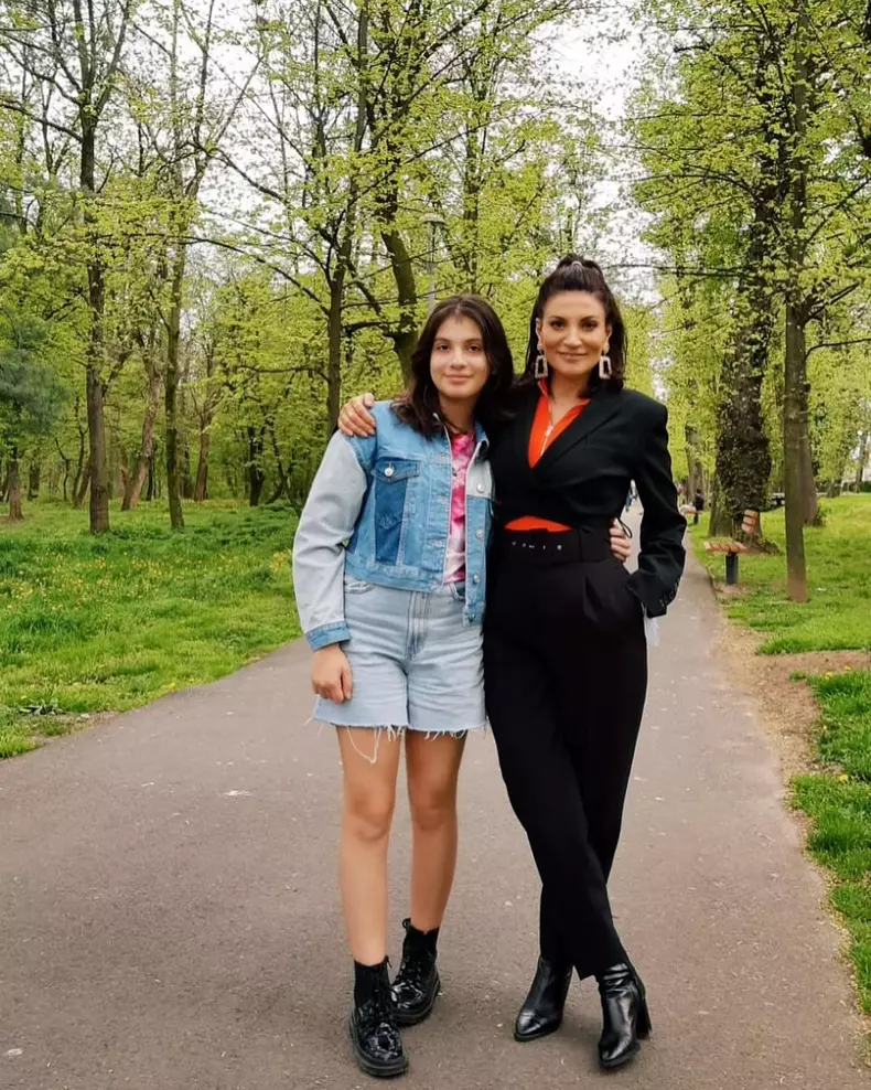 Ioana-Ginghina-fiica-5