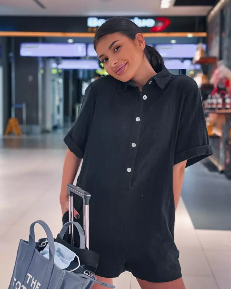 marisa-paloma-bravo-ai-stil-insarcinata-3-819x1024-1